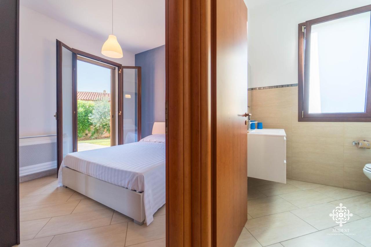 Villa Seaside - Beach Retreat With Jacuzzi 시라쿠사 외부 사진