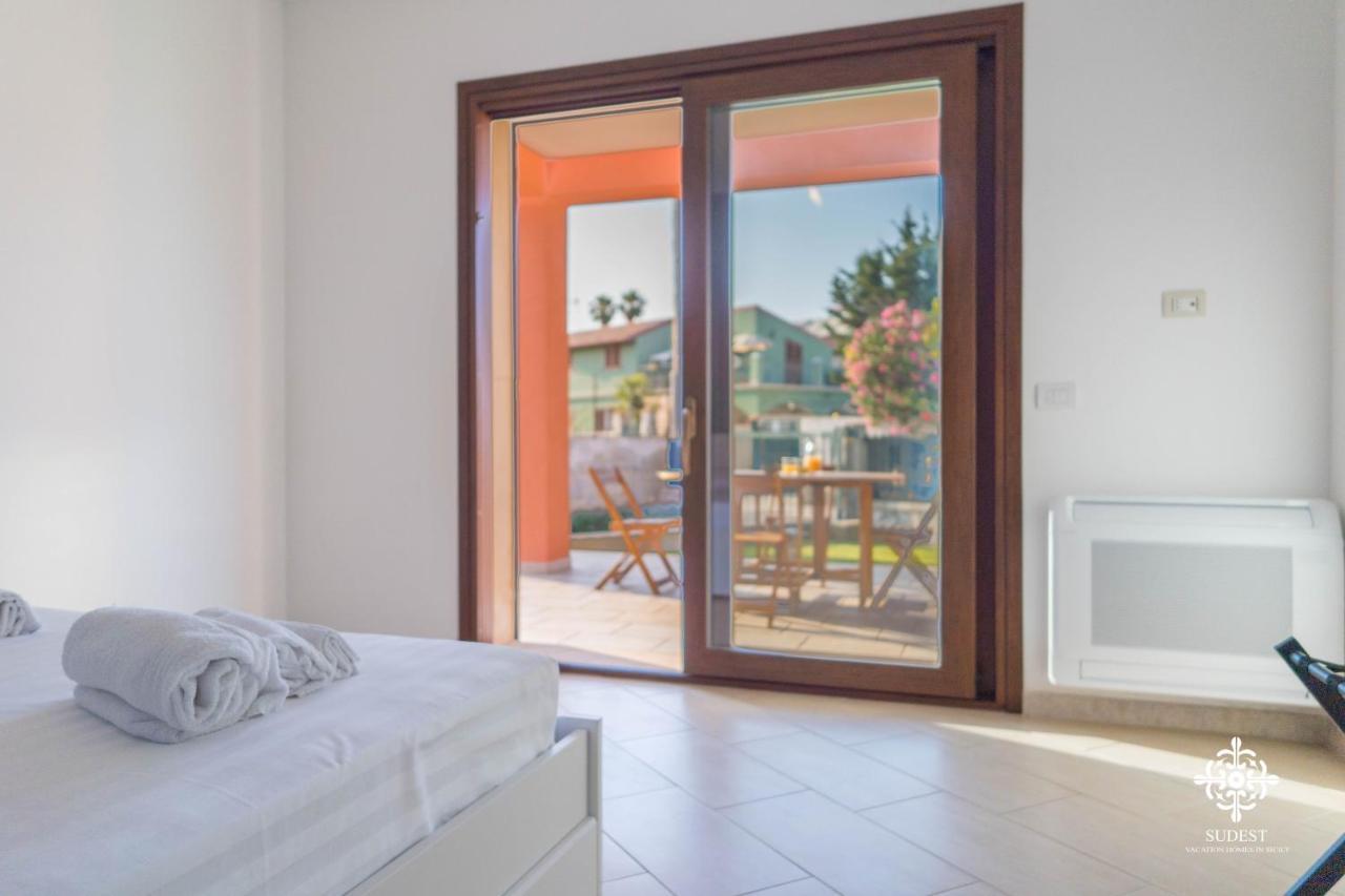 Villa Seaside - Beach Retreat With Jacuzzi 시라쿠사 외부 사진