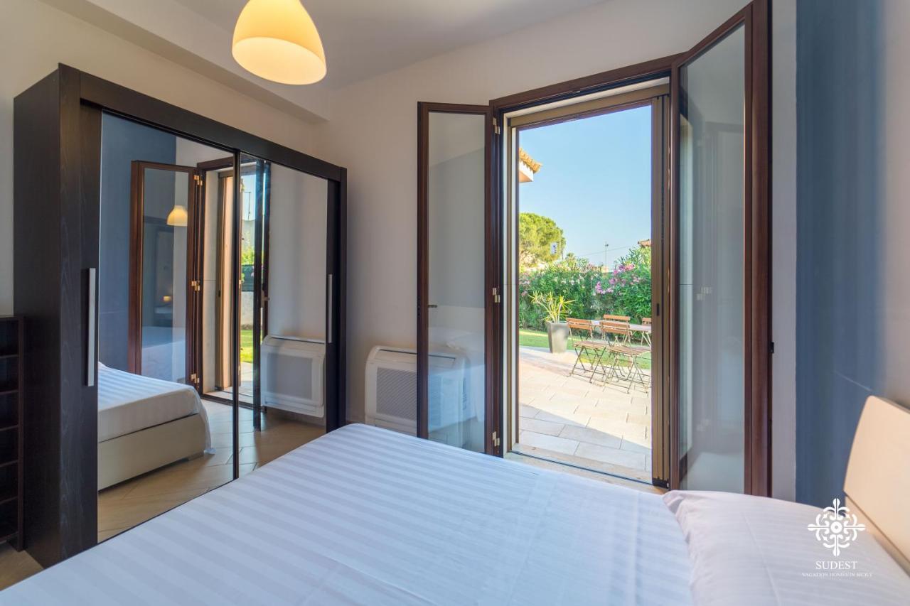 Villa Seaside - Beach Retreat With Jacuzzi 시라쿠사 외부 사진
