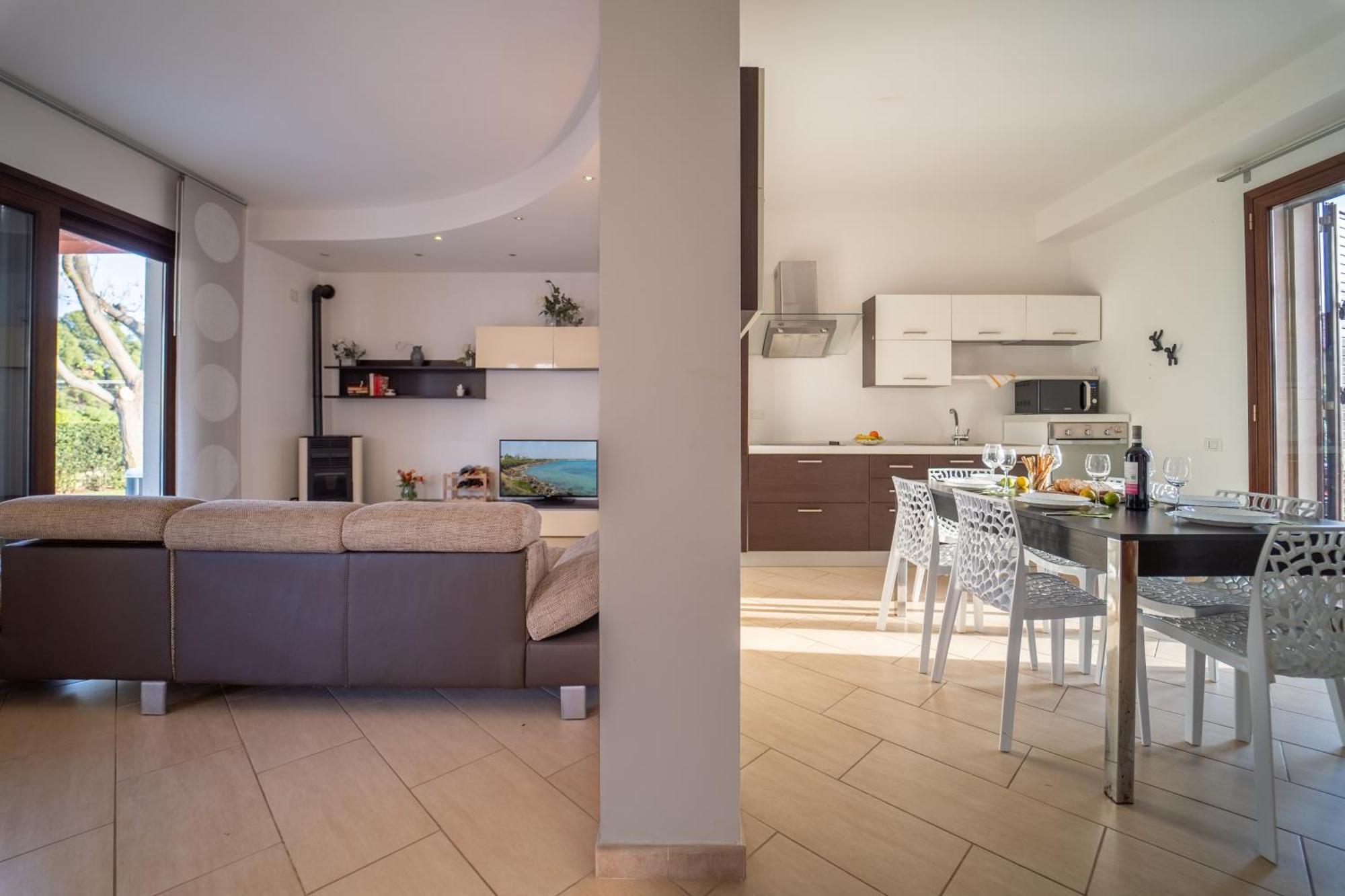 Villa Seaside - Beach Retreat With Jacuzzi 시라쿠사 외부 사진